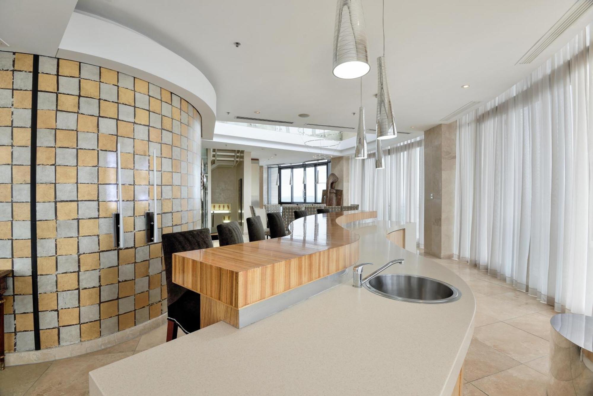 The Michelangelo Towers Hotel 5*
